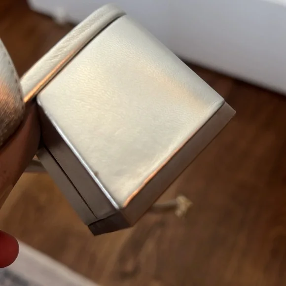 Gold Ann Taylor Block Heel Sandal - Never Worn! - Picture 8 of 8